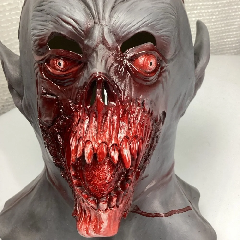 Gray Vampire Zombie Rubber Full Head Halloween Mask New without tag